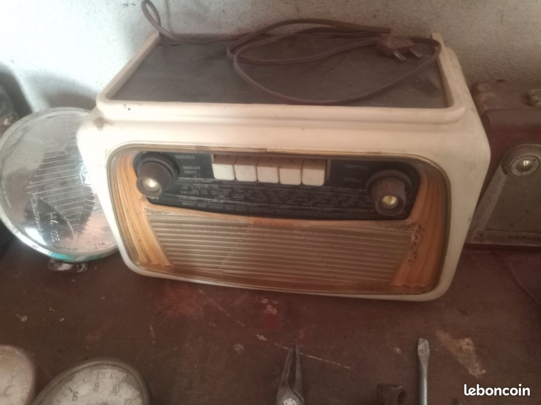 Poste radio vintage (image 1)
