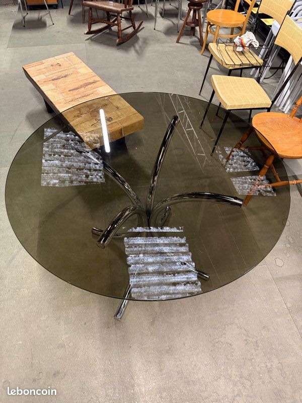 Table à manger ronde vintage italienne – verre fumé & piètement chromé sculptural – années 70 (image 4)