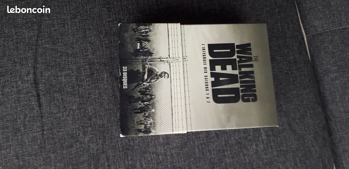 Coffret DVD "The Walking Dead" (image 1)