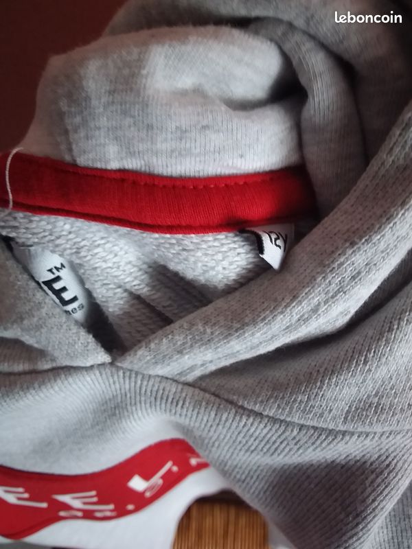 Sweat capuche (image 3)