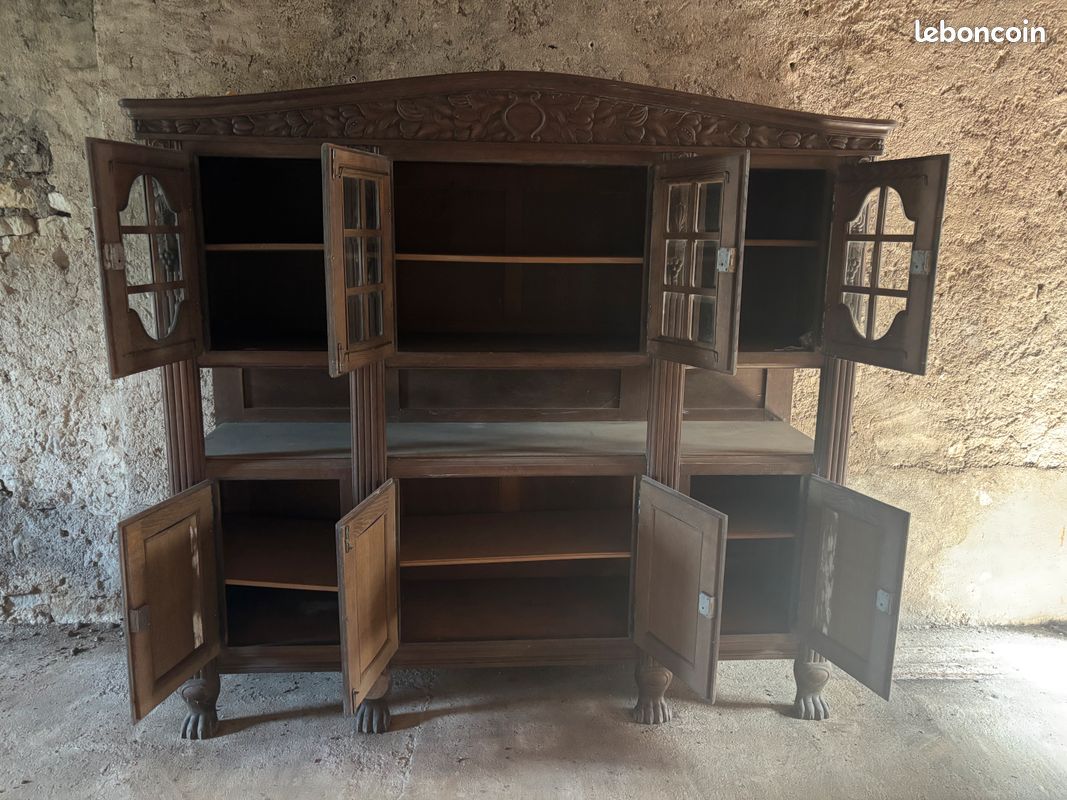 Grand buffet vaisselier ancien en bois massif sculpté (image 2)