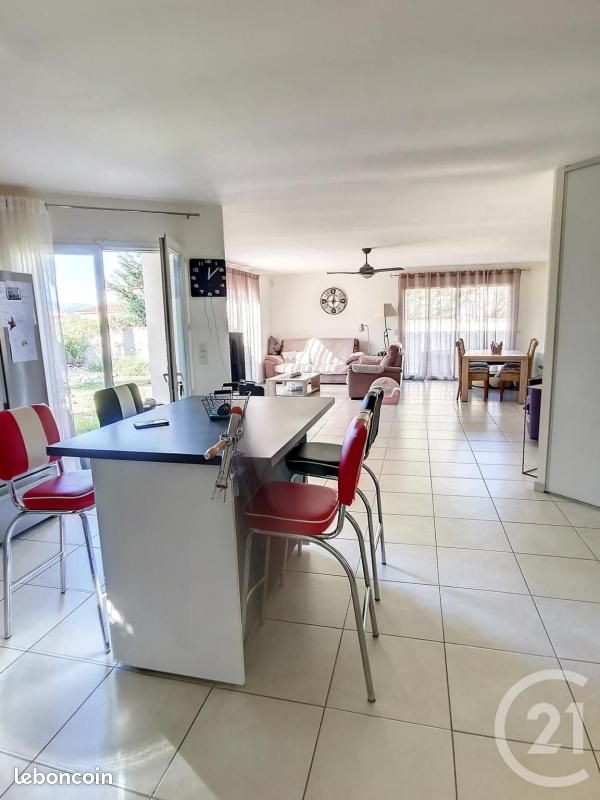 Maison 6 pièces 157 m² · à Brouilla · 157 m² · 1 365 €/mois
