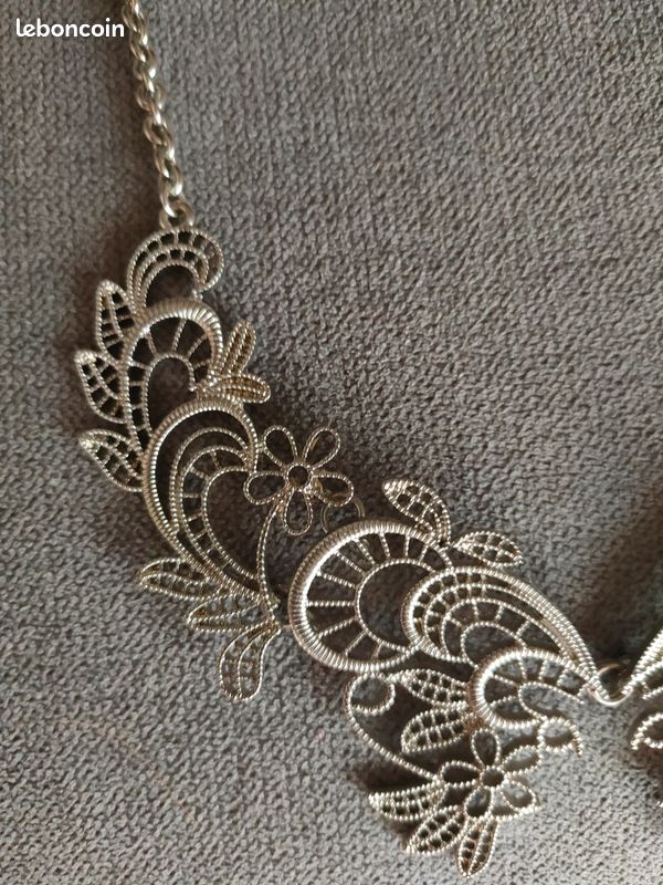 Collier argenté effet dentelle (image 2)