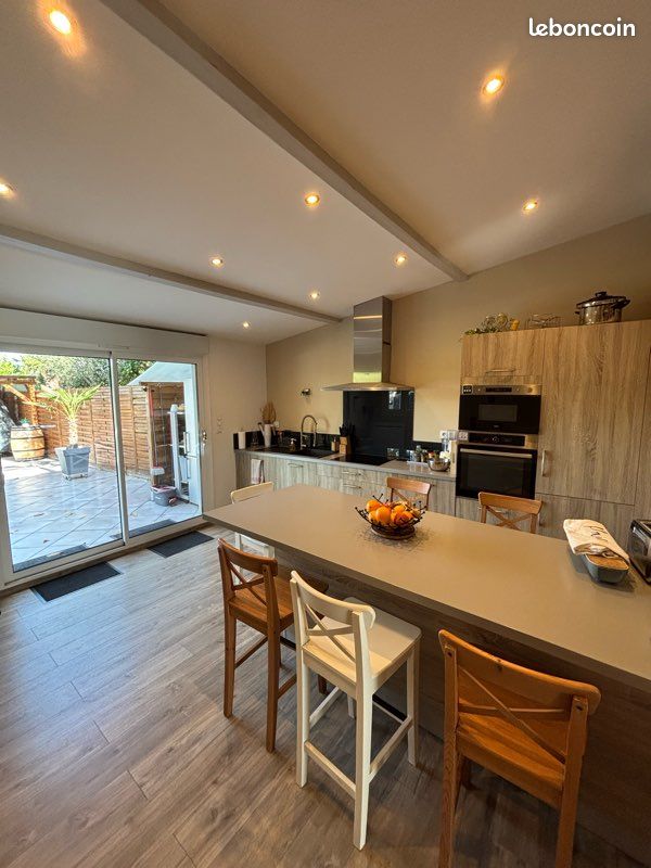 Maison 12 pièces 300 m² · à Vic-en-Bigorre · 300 m² · 315 000 €