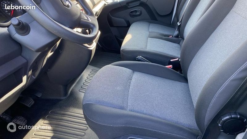 Renault Master Véhicule utilitaire ou Société F3500 L3H3 2.3 Blue dCi 135ch Confort Euro6E (image 13)