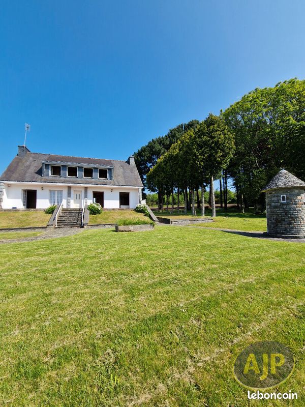 Maison 7 pièces 175 m² · à Lanvaudan · 175 m² · 242 000 €