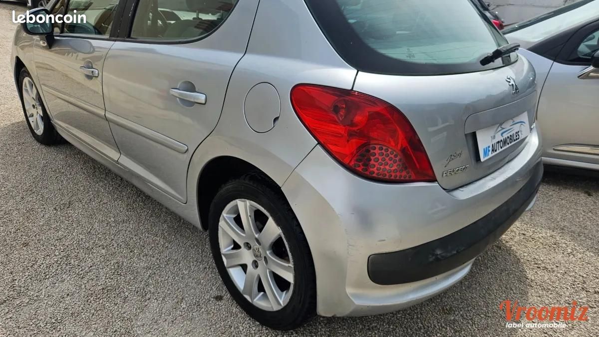 Peugeot 207 1.6 hdi 110 cv POUR EXPORT 5 portes "Embrayage + distribution + amortisseurs remplacées" (image 9)