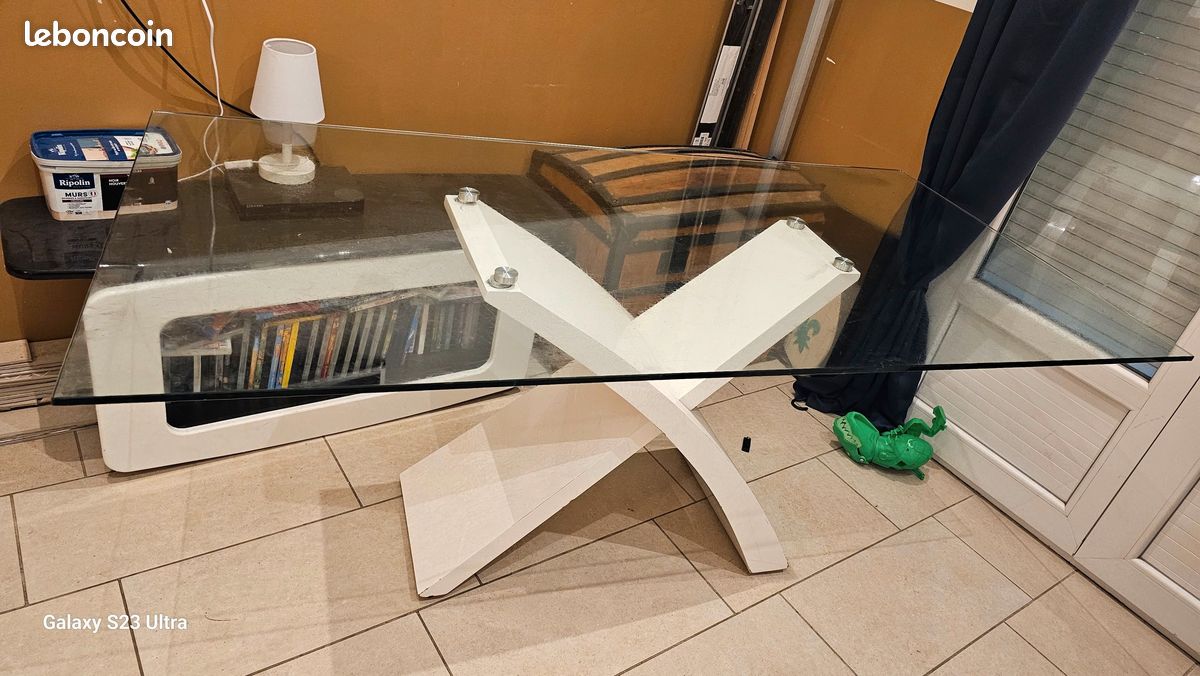 Vend table en verre (image 1)