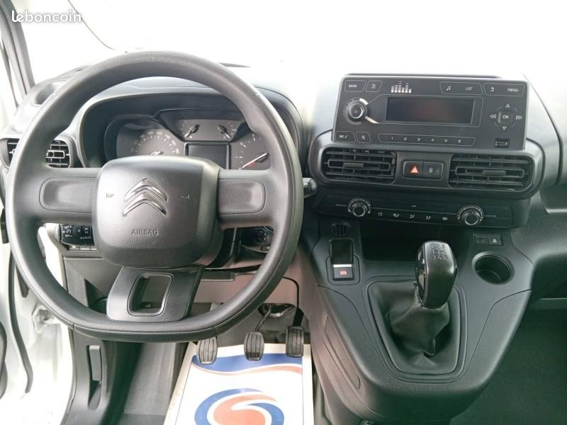 Citroen Berlingo Van 10 825 HT M 1.5 BlueHDi 100 CV Club 3 Places (image 11)