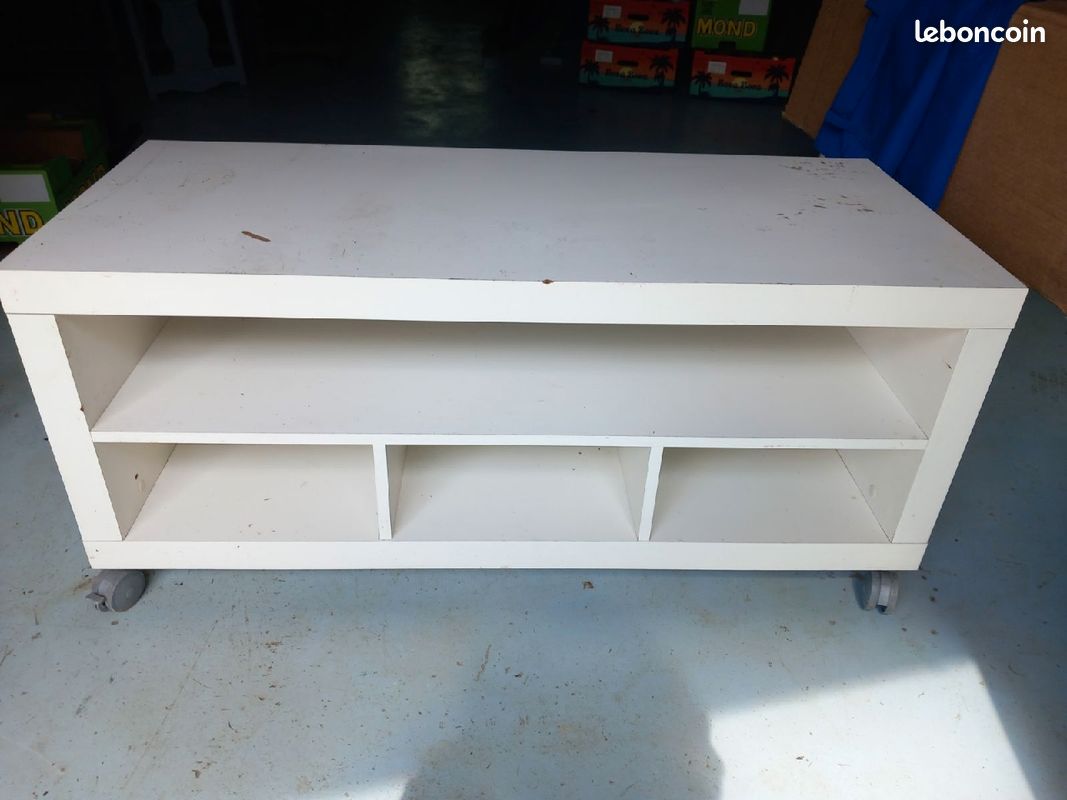 Table (image 1)