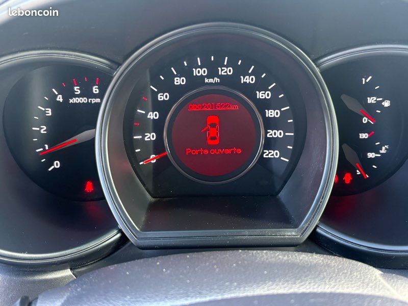 🚘 KIA Rio 1.4 CRDi Spirit (image 8)