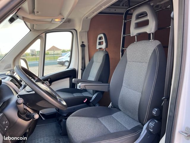 Fiat DUCATO FOURGON PACK PROFESSIONAL TOLE 3.3 L H2 2.3 MJT 130