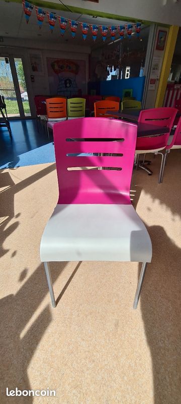 Chaises colorés (image 3)