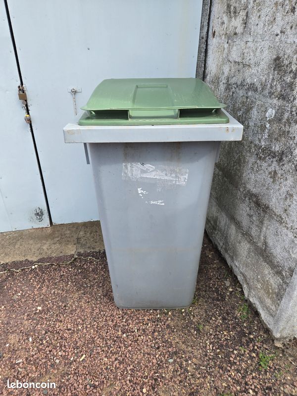 Vend poubelle 240 l (image 1)