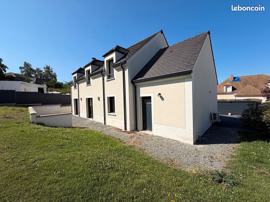 Maison 7 pièces 159 m² · à Orgeval · 159 m² · 2 790 €