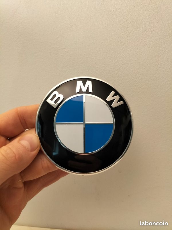 Emblème logo de capot ou coffre 82mm BMW E34, E39, E46, E30, E36, G20, E87, E82, E60, E90, E91, E92, M2, M3 M5, M6, X3, X5, X6 etc..
Plusieurs disponibles
10 l'unité non négociable (image 1)