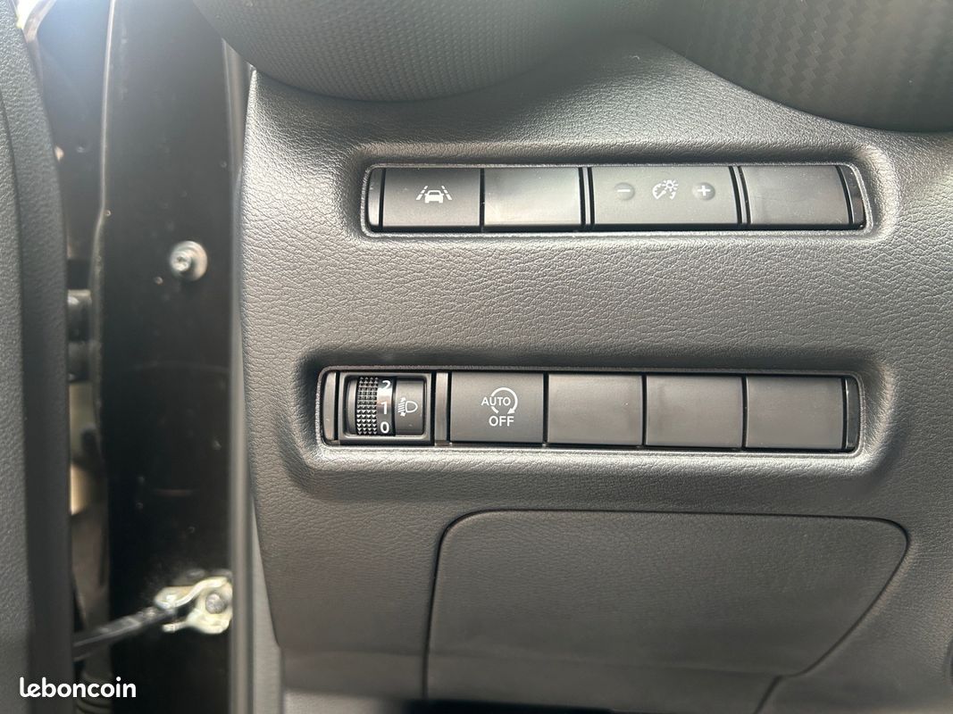 NISSAN JUKE 2022.5 DIG-T 114 Acenta (image 22)