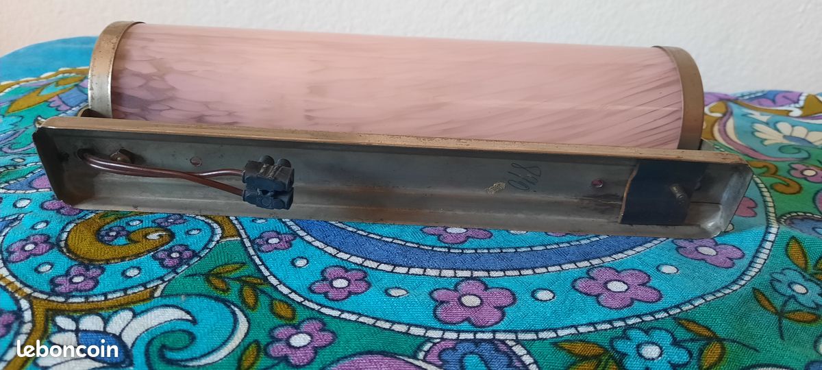 Originale applique des années 30. Art déco, chromée, verre rose (image 1)