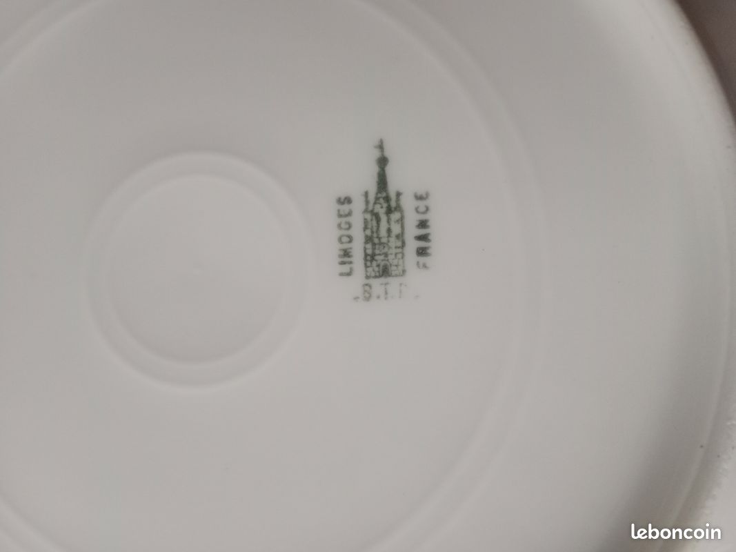 9 assiettes à dessert porcelaine de Limoges (image 2)