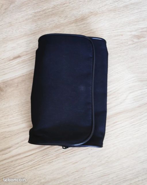 Petite trousse avec zip et miroir noir (image 1)