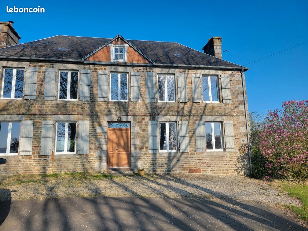 Maison 5 pièces 316 m² · à Souleuvre en Bocage · 316 m² · 345 000 €