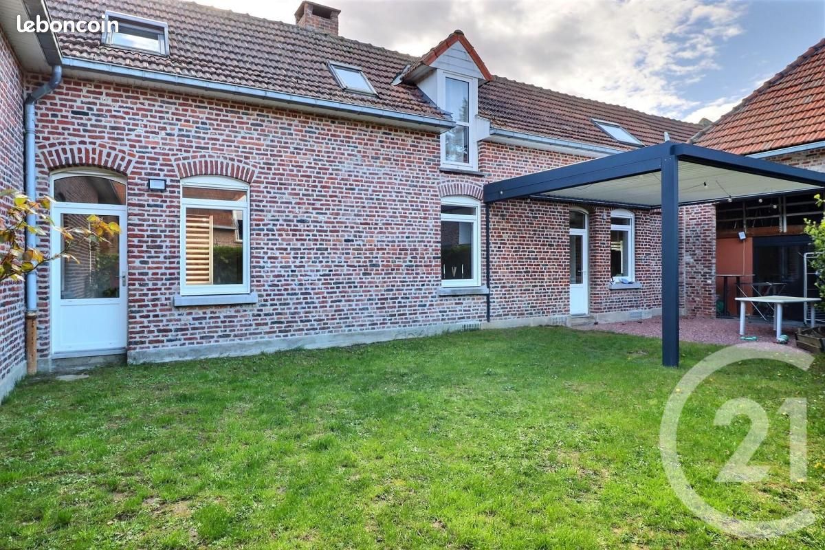 Maison 9 pièces 260 m² · à Radinghem-en-Weppes · 260 m² · 485 500 €