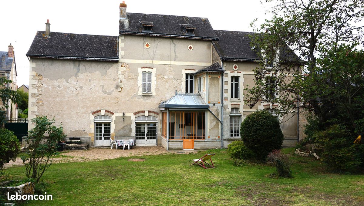 Maison 8 pièces 197 m² · à Descartes · 197 m² · 199 920 €