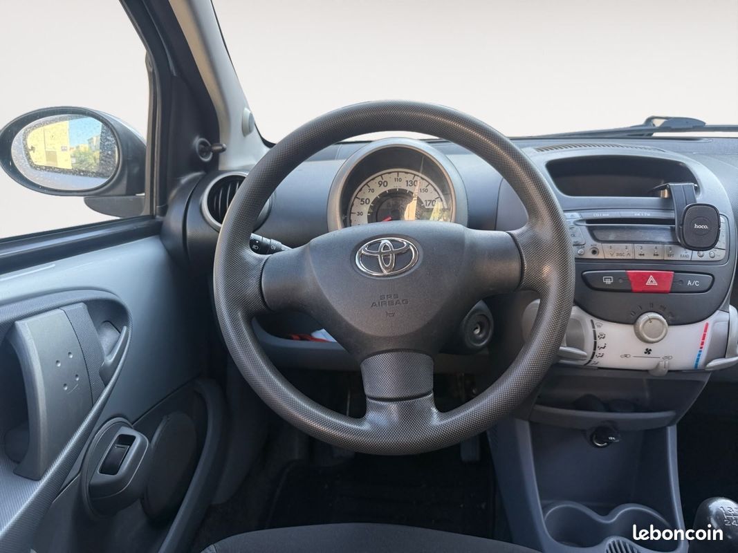 TOYOTA AYGO 1.0i (image 4)