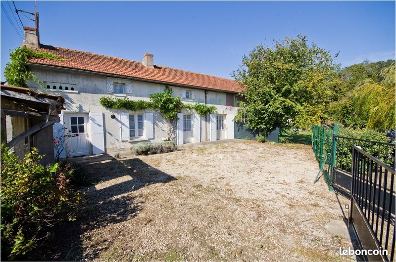 Longère 5 pièces 120 m² - Chouppes 86110 (image principale 0)