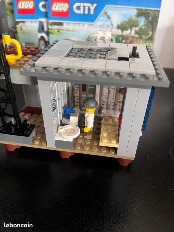 LEGO City 60069 (image 7)