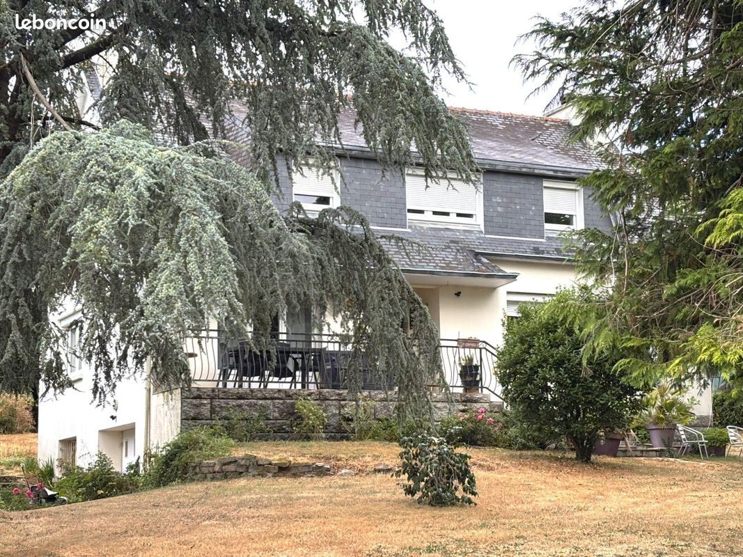 Maison 6 pièces 145 m² · à Châteauneuf-du-Faou · 145 m² · 240 350 €