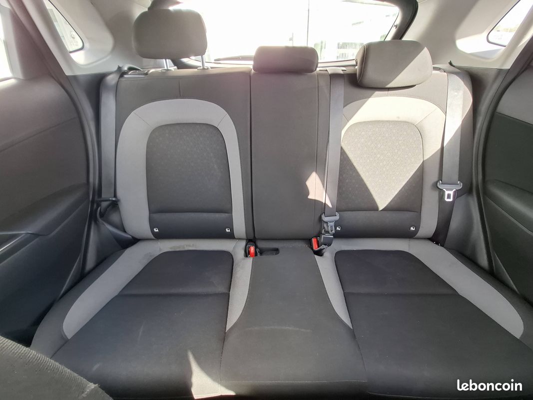 HYUNDAI Kona 1.0 T-GDi 120 Intuitive camera de recul bluetooth (image 12)
