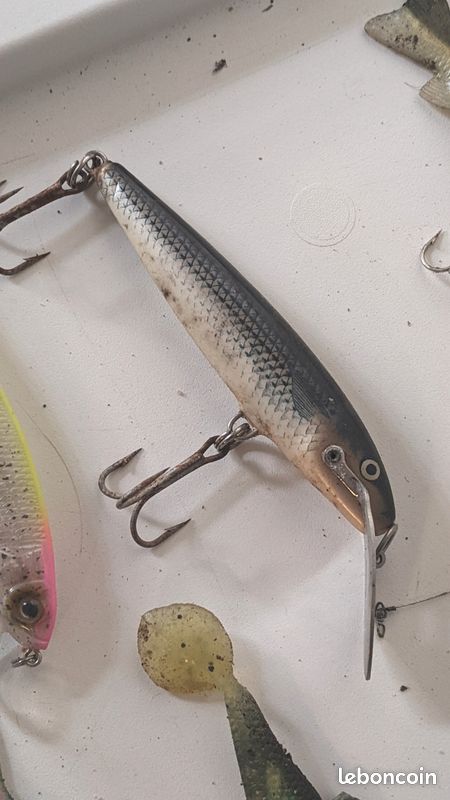 Leurre de pêche ancien Rebel Wee R • 2 noir et argent bon état