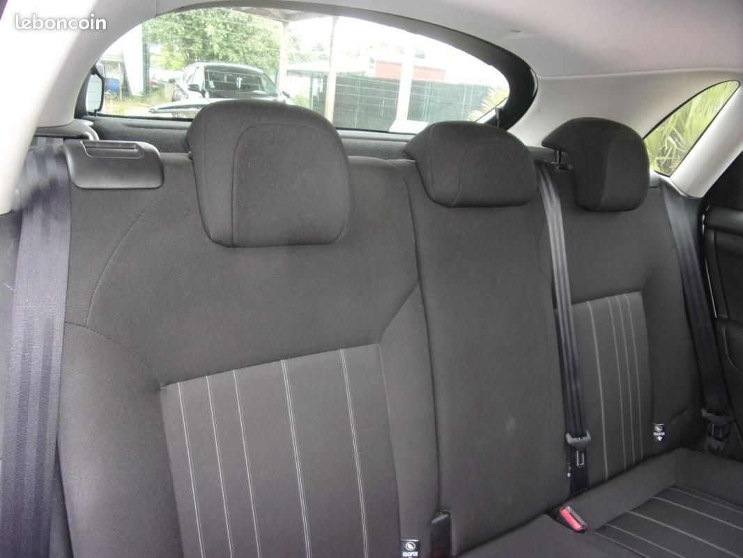 Citroën C4 VTi 95 Attraction (image 11)