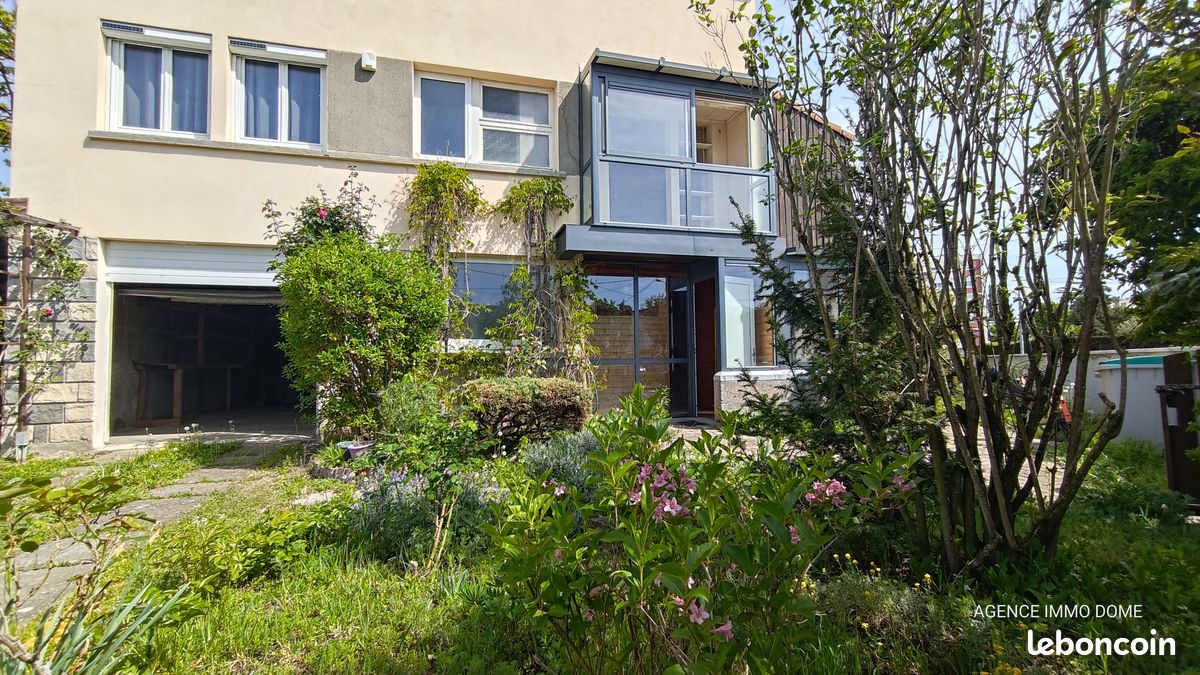 Maison 8 pièces 168 m² · à Gerzat · 168 m² · 253 000 €