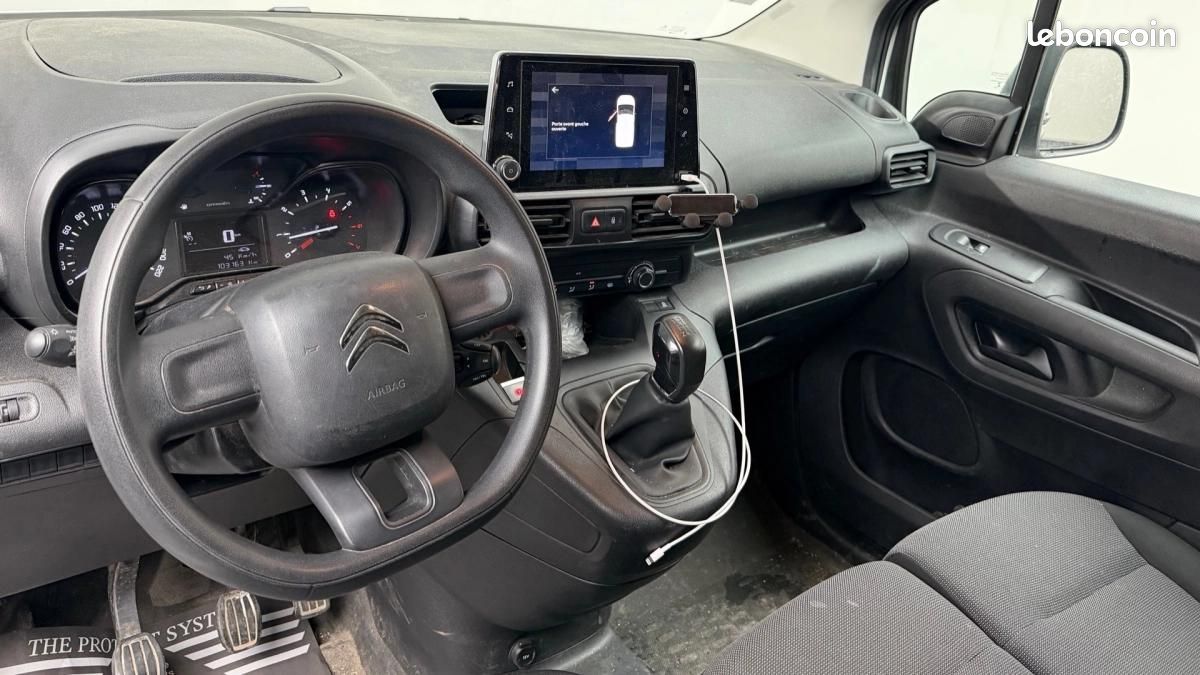 Citroën Berlingo M 650 BLUEHDI 75 BVM5 CLUB (image 8)