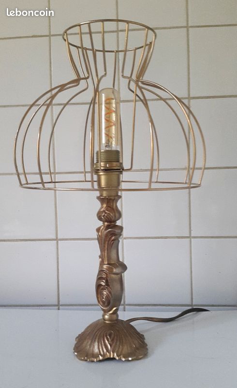 Golden vintage lamp (image 1)