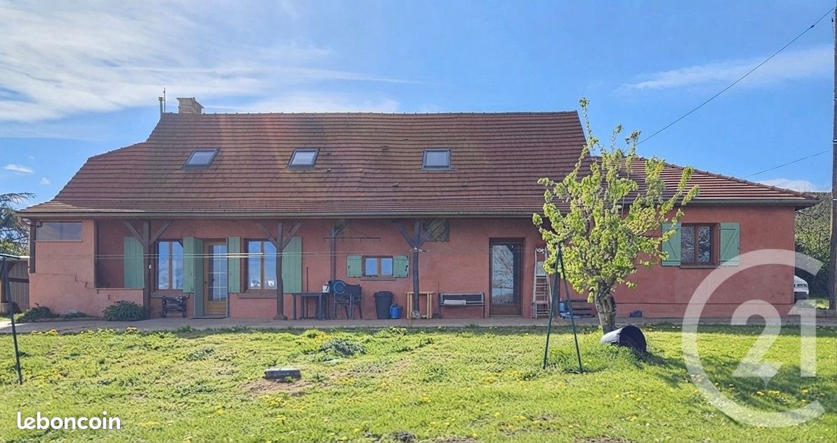Maison 4 pièces 100 m² · à Saint-Pierre-du-Mont · 100 m² · 139 000 €