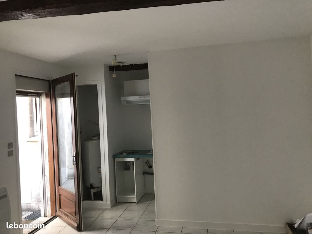 Studio 1 pièce 21 m² - Poitiers 86000 (image principale 2)
