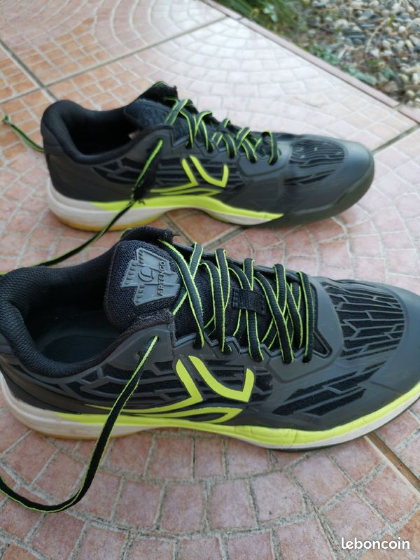 Tennis homme marque Artengo, taille 41 Chaussures