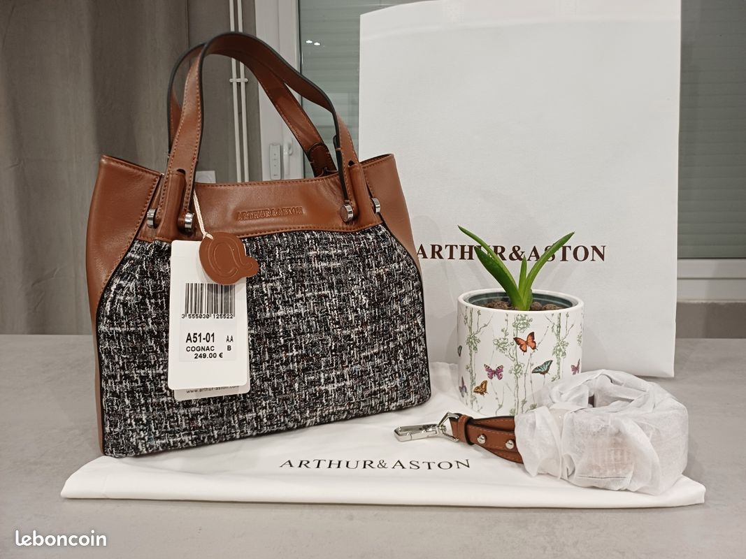 Sac à Main ARTHUR & ASTON En Cuir Marron - Fourre-tout De Jour - Occasion En Très Bon état (petites Taches Intérieures)