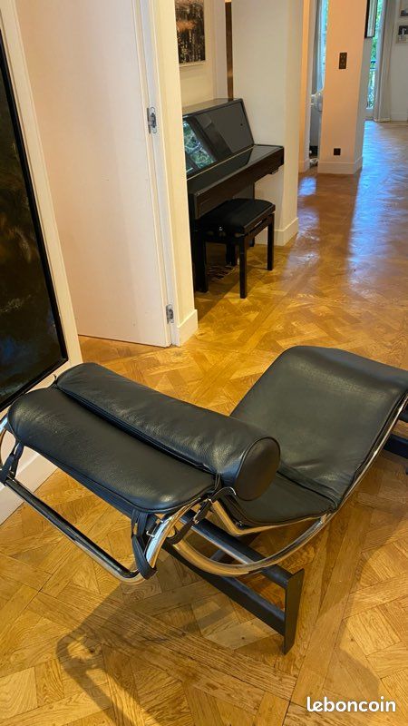 Chaise longue iconique au design intemporel, inspirée du célebre modèle LC4 de Le Corbusier, Pierre Jeanneret et Charlotte Perriand (image 3)
