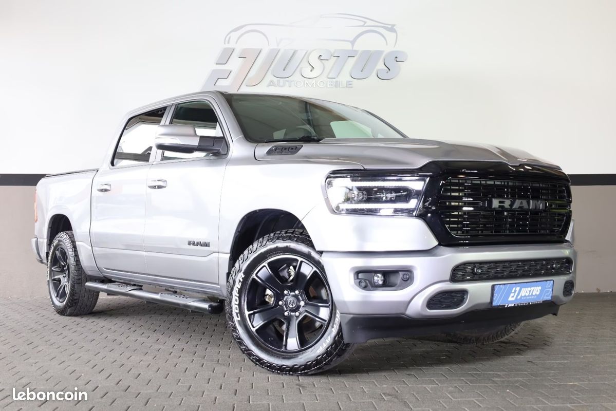 Dodge RAM 1500 5.7 HEMI V8 401ch Big Horn 4x4 Crew Cab | GPL • Attelage • Caméra de recul (image 1)