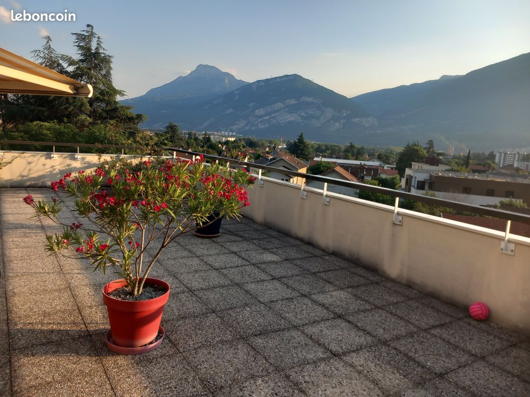 Maison 5 pièces 115 m² · à Saint-Égrève · 115 m² · 1 500 €