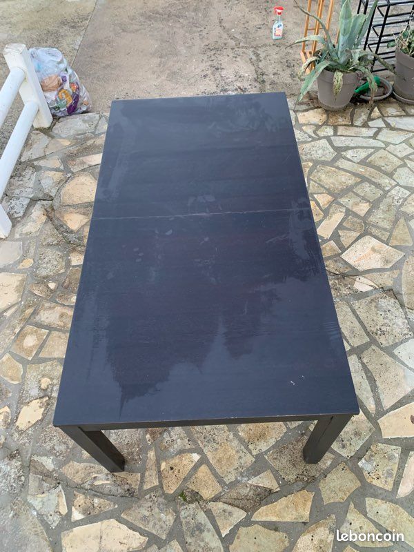 Table IKEA (image 1)