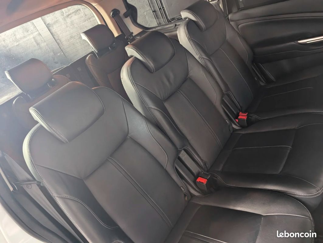 FORD GALAXY II 2.2 TDCI 200 FAP Titanium 7 places (image 40)
