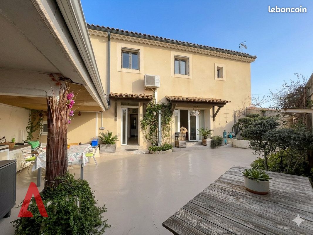 Maison 7 pièces 200 m² · à Roujan · 200 m² · 335 000 €