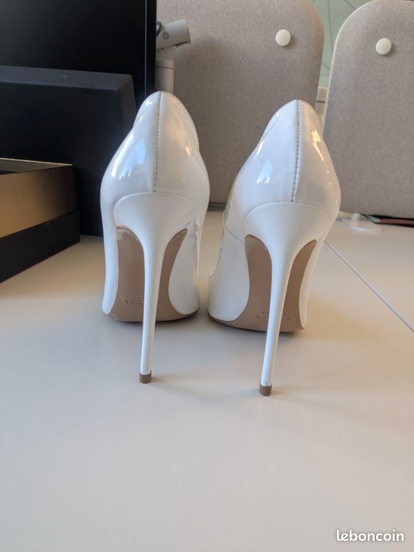 Chaussure Pin Up vintage noir et blanc vernis à talon bobine