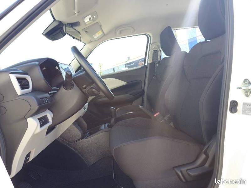 Suzuki Swift 1.2 Hybrid 83ch Avantage (image 23)