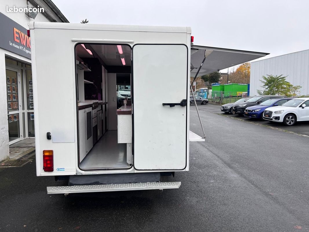 CITROEN JUMPER FOOD TRUCK 2.2 HDI 130CH L2H2 CONFORT / EX BOUCHERIE / 4 FRIGO / PRÊT À L'EMPLOi (image 22)